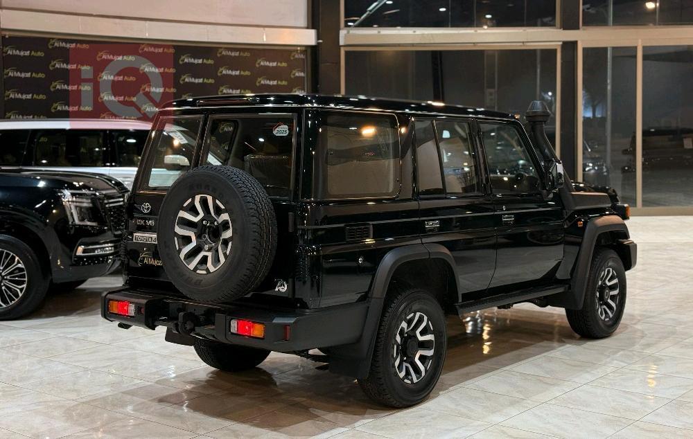 Toyota Land Cruiser 76
